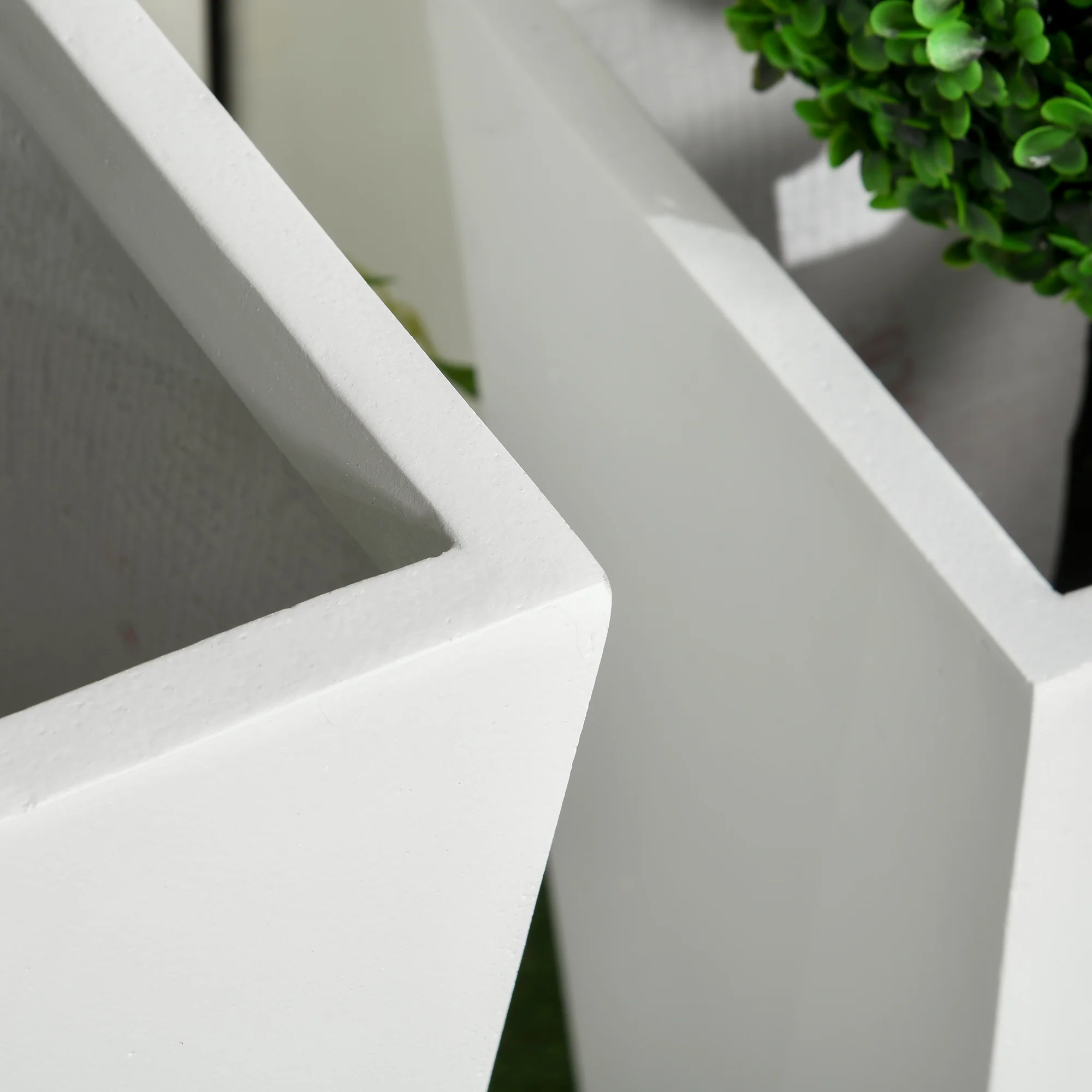 2-Pack Outdoor Planter Set, Flower Pots with Drainage Holes, Durable & Stackable Plant Pot, 22in & 18in, for Porch, Entryway, Patio, Yard, Garden, White - Image 9
