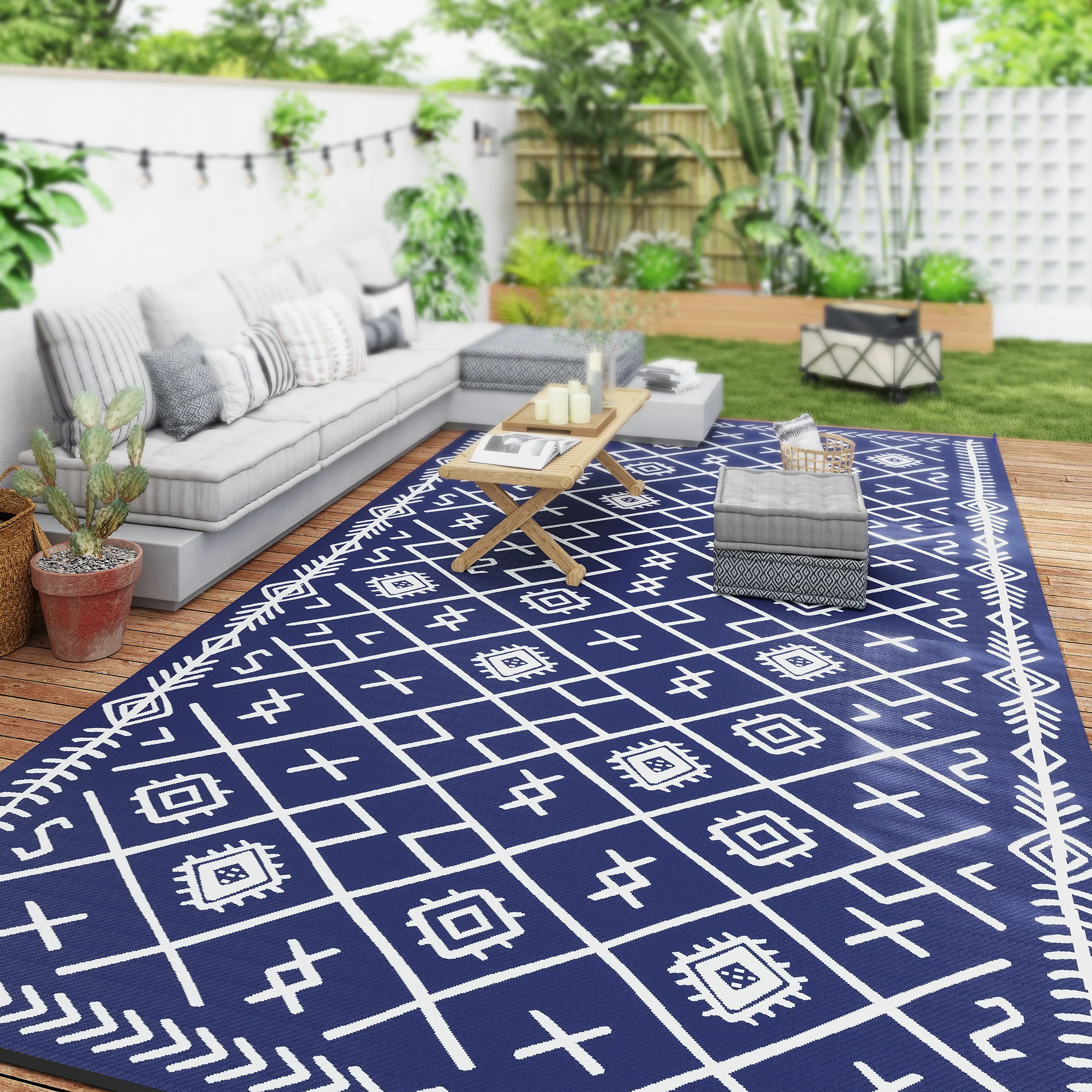 9' x18' Reversible Waterproof Plastic Straw Rug, Blue & White Rhombus Pattern - Image 4