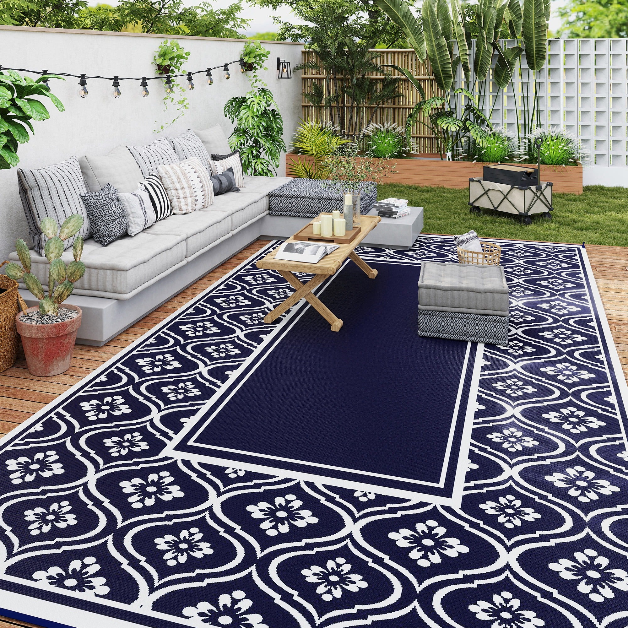 9' x 18' Reversible Outdoor Rug, Waterproof Plastic Straw, Blue & White Gourd Border - Image 4