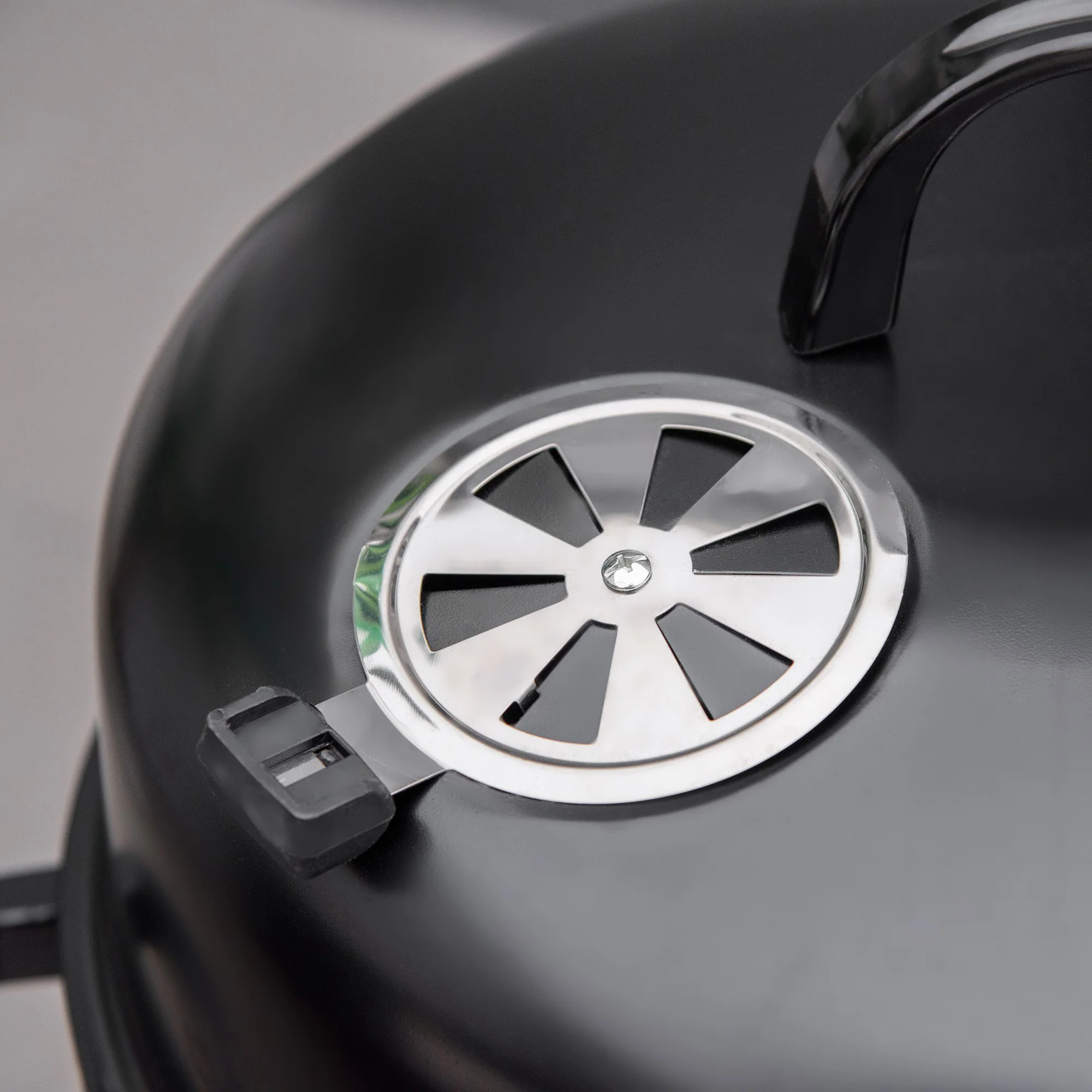 16" Vertical Charcoal Smoker with Dual Cooking Zones, Black - Image 10